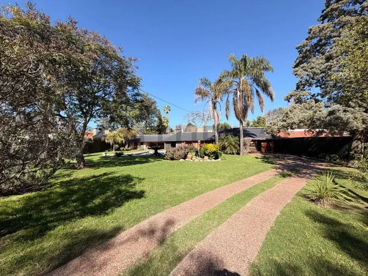 Venta De Casa Quinta Residencial - Barrio Villa Los Alamos - Rafaela